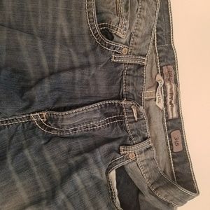 Buckle ryan straight leg irregular 34s